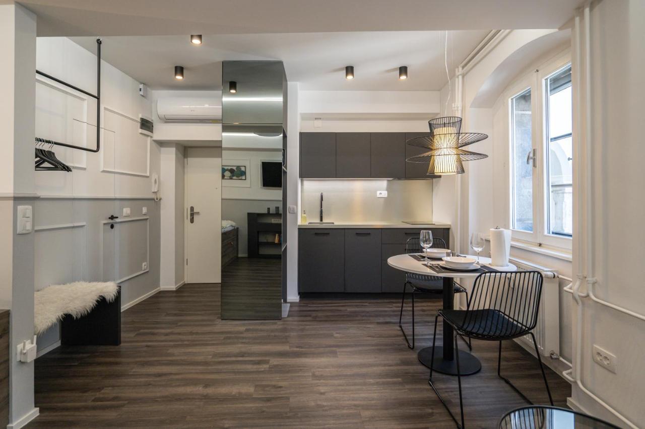 Strict City Apartments Любляна Екстериор снимка