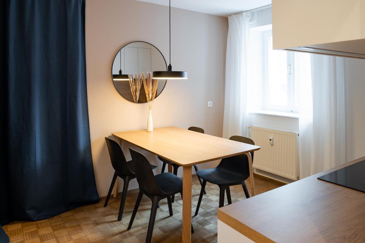 Strict City Apartments Любляна Екстериор снимка