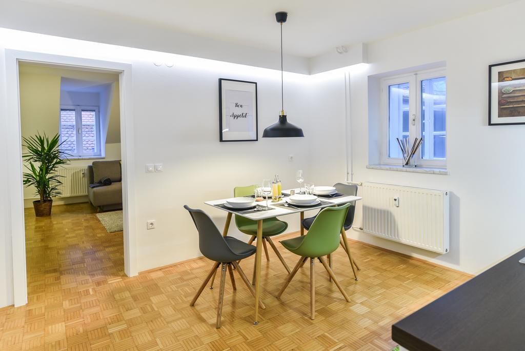 Strict City Apartments Любляна Екстериор снимка
